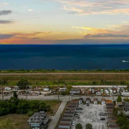 Modern Studio Retreat With King Bed - Cozy Comfort Pahokee Eksteriør billede